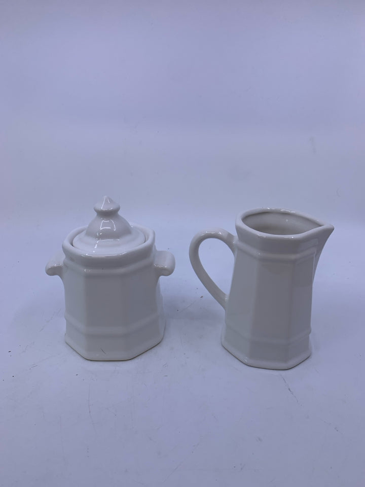 WHITE CREAMER/SUG SET.