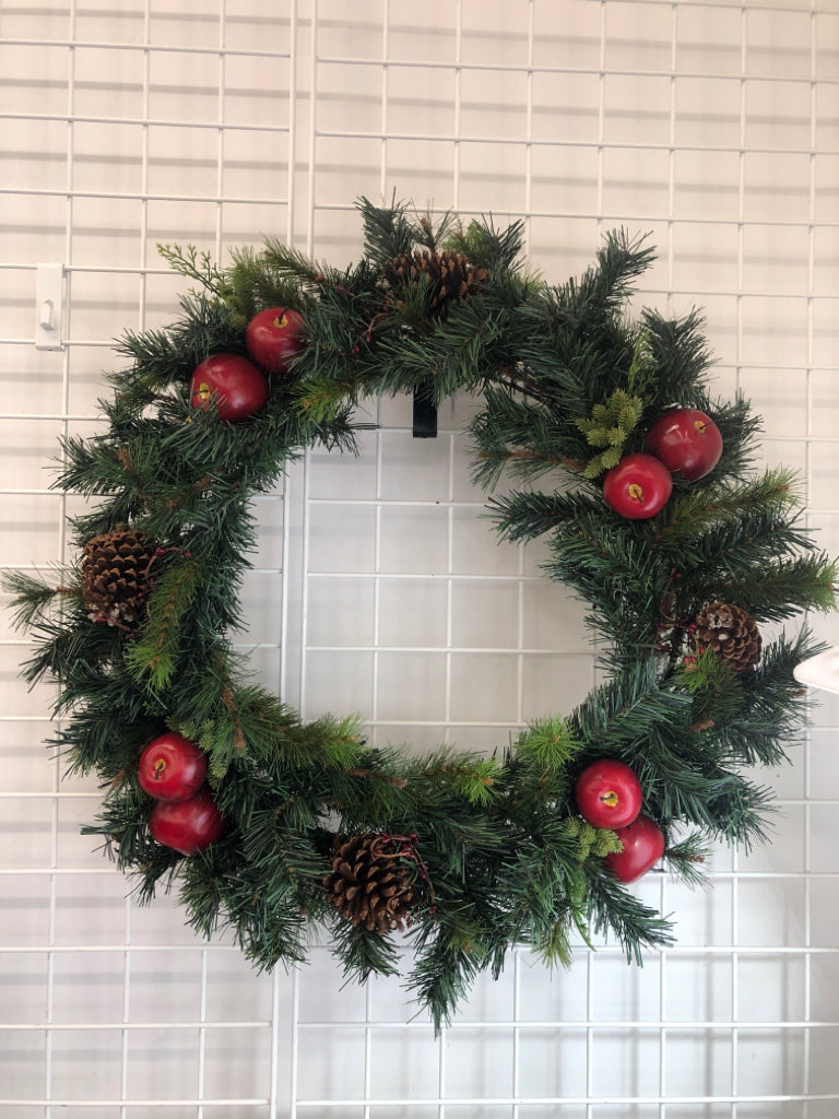 APPLE, PINECONE AND WINTER PIP WREATH.