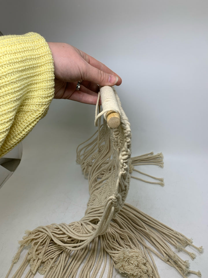 MACRAME BRAIDED TASSEL DESIGN WALL HANGING.