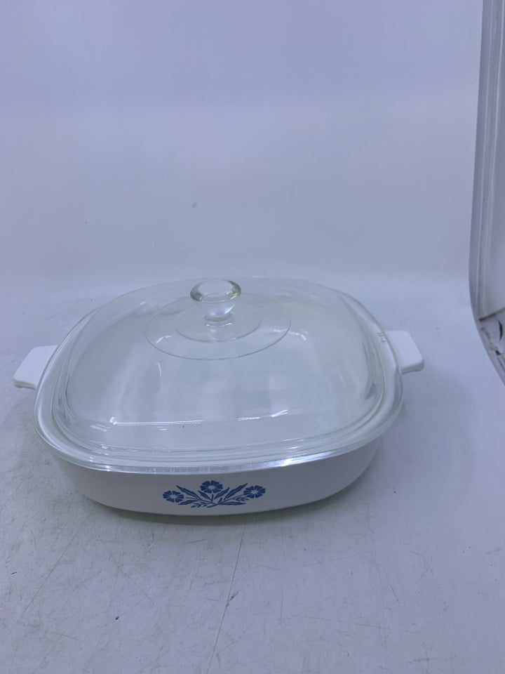 SHALLOW SQUARE BLUE CORNFLOWER BAKING DISH W/ LID.