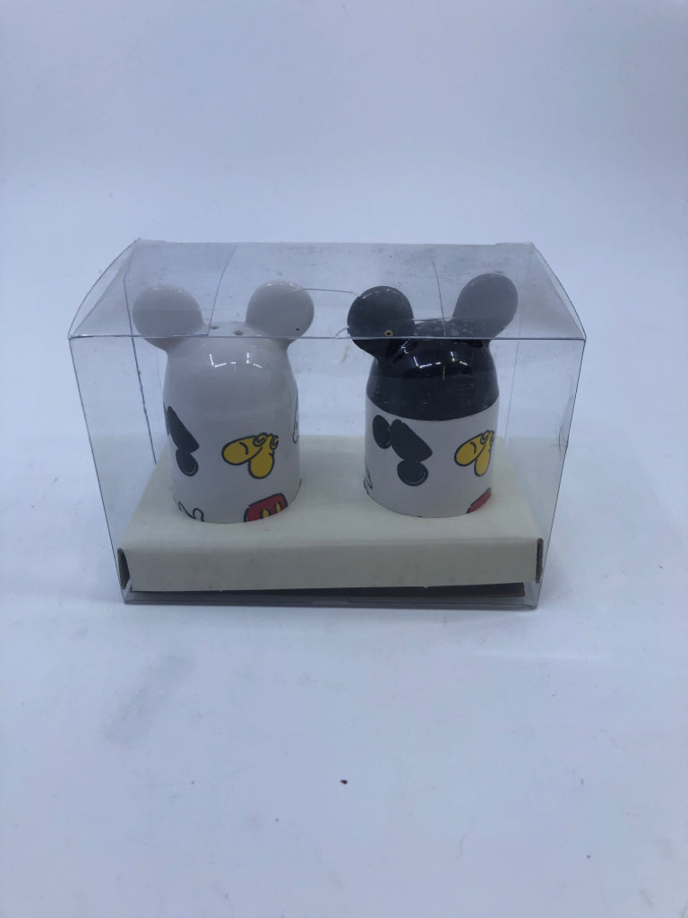 NIP MICKEY MOUSE B+W EARS S/P SHAKERS.