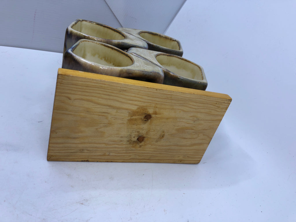 4 DRIP GLAZE POTTERY MUGS W WOODEN STAND.