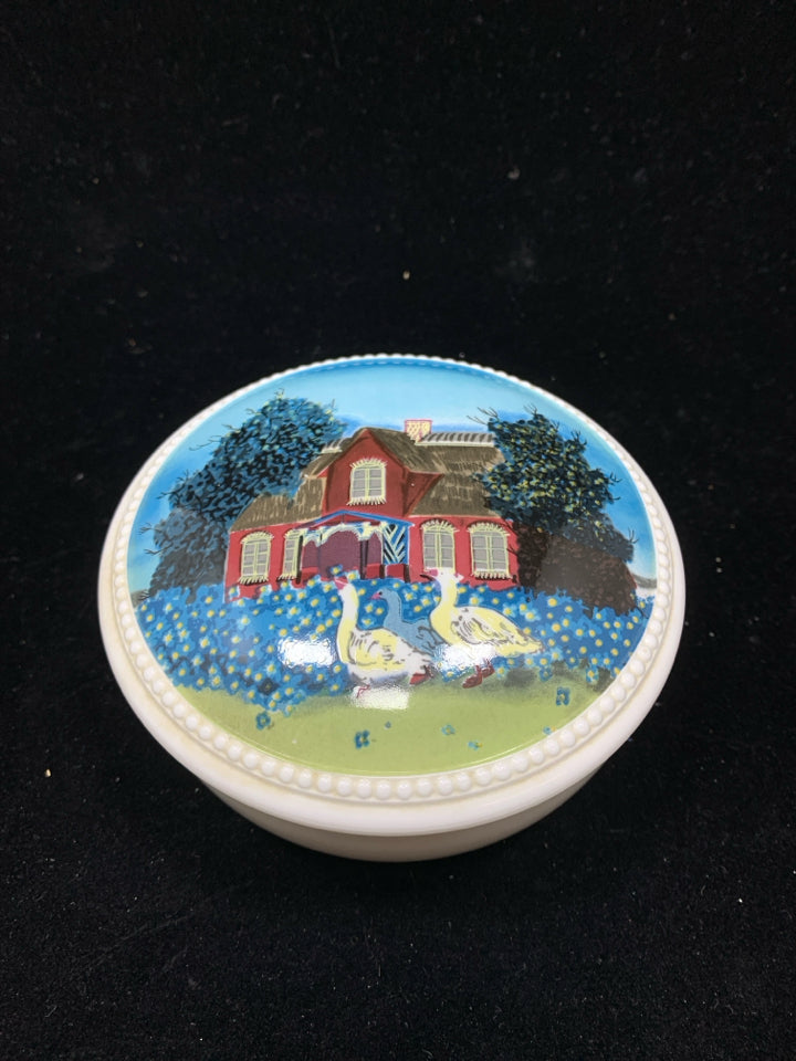 VILLEROY & BOCH GOOSE TRINKET BOX W/LID.