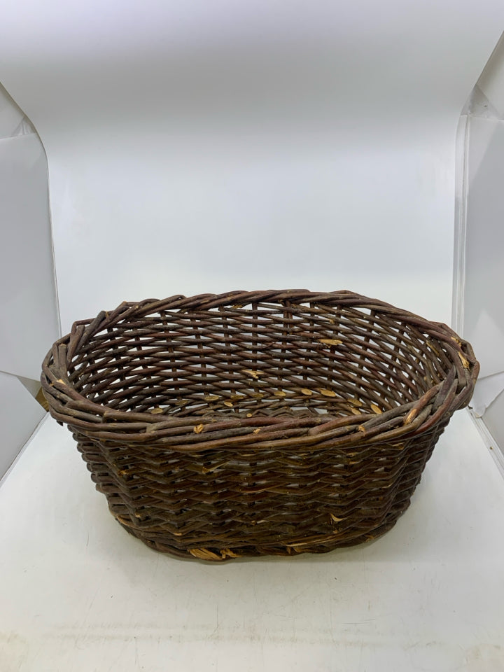 OVAL STICK BASKET.