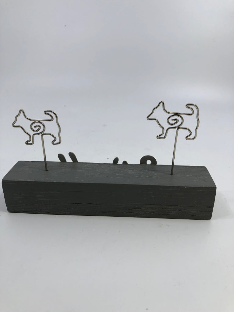 GRAY "WOOF" BLOCK PICTURE HOLDER.
