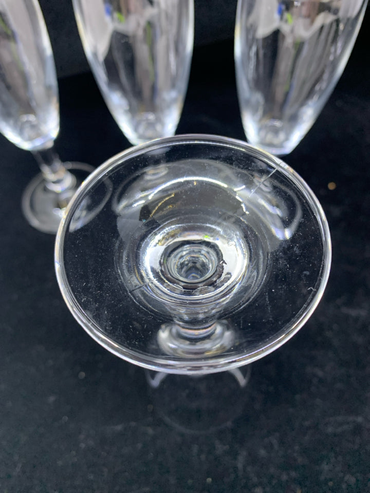 6 SMALL FOOTED CHAMPAGNE FLUTES.