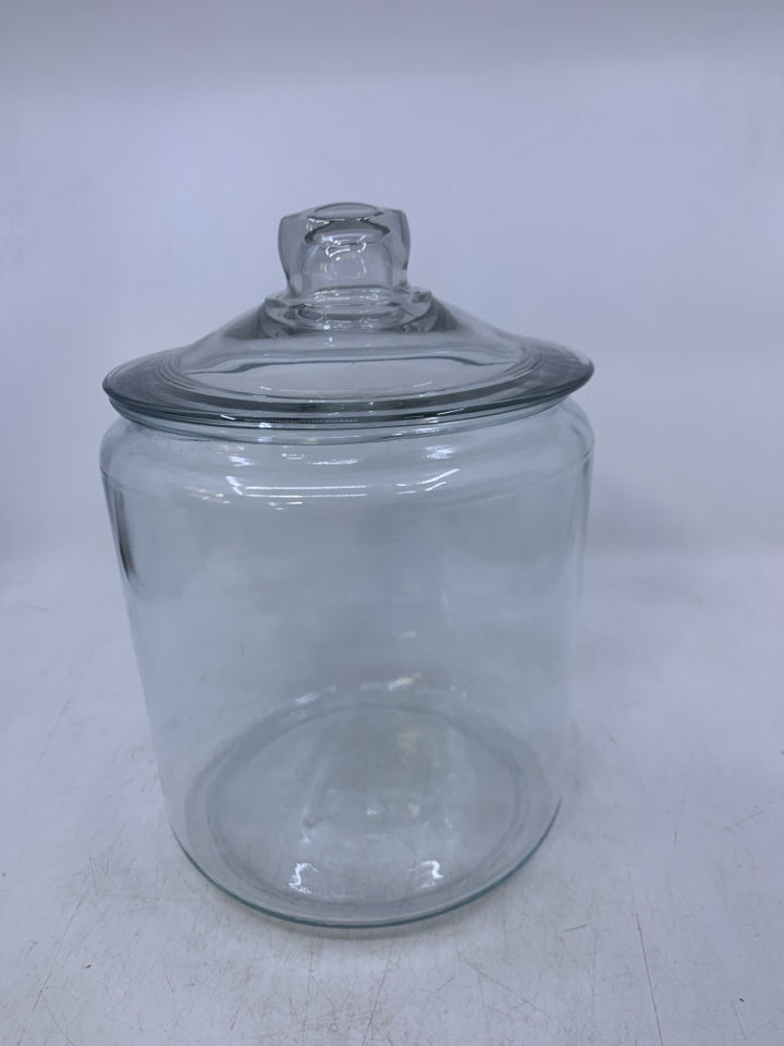 CLEAR GLASS CANISTER.