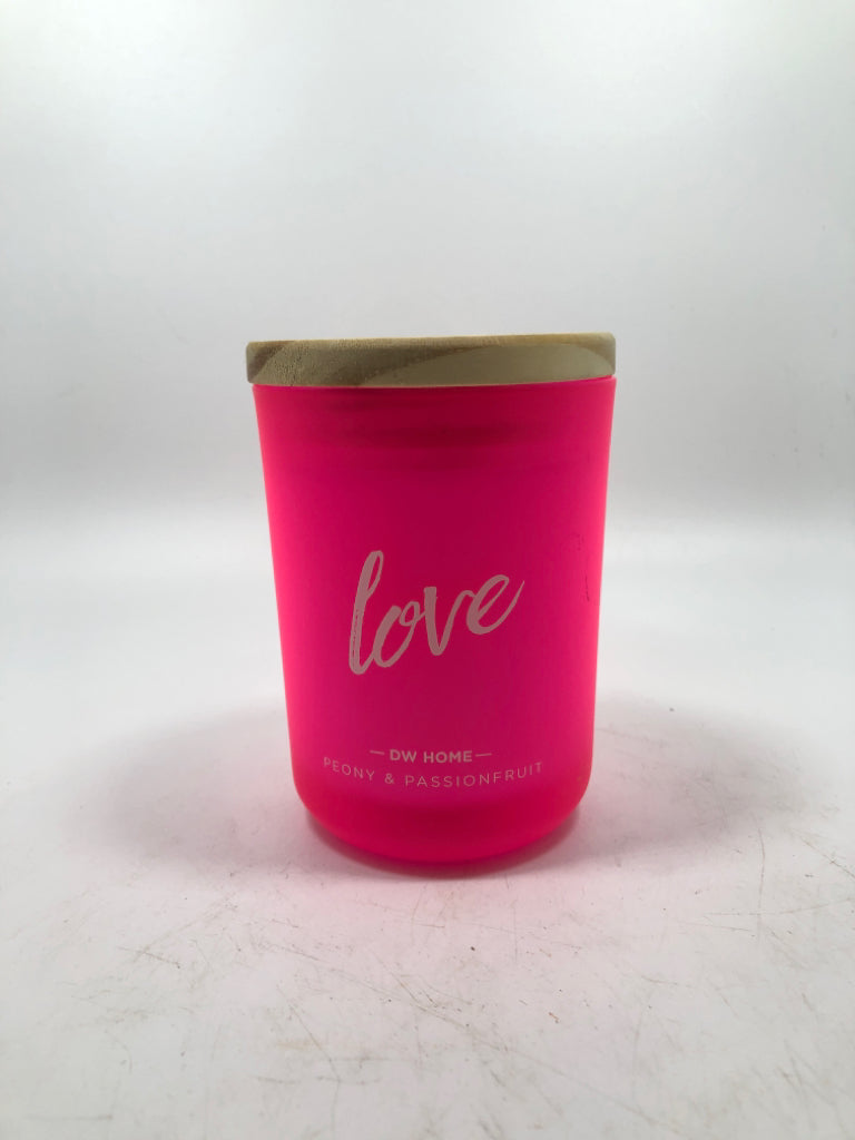 PEONY & PASSION FRUIT CANDLE.