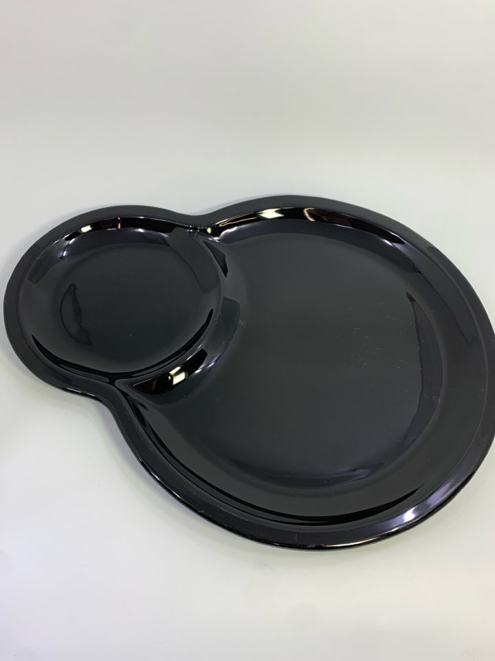 BLACK DIVIDED SERVING PLATTER.