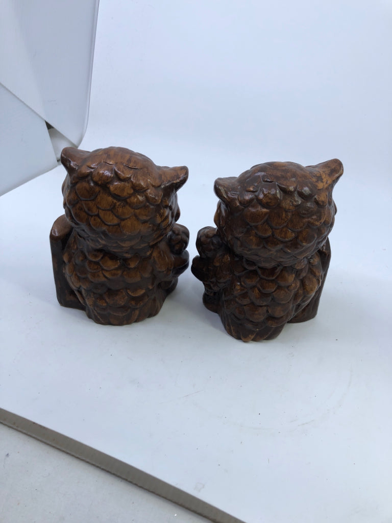 2 VTG BROWN CERAMIC OWL BOOKENDS.