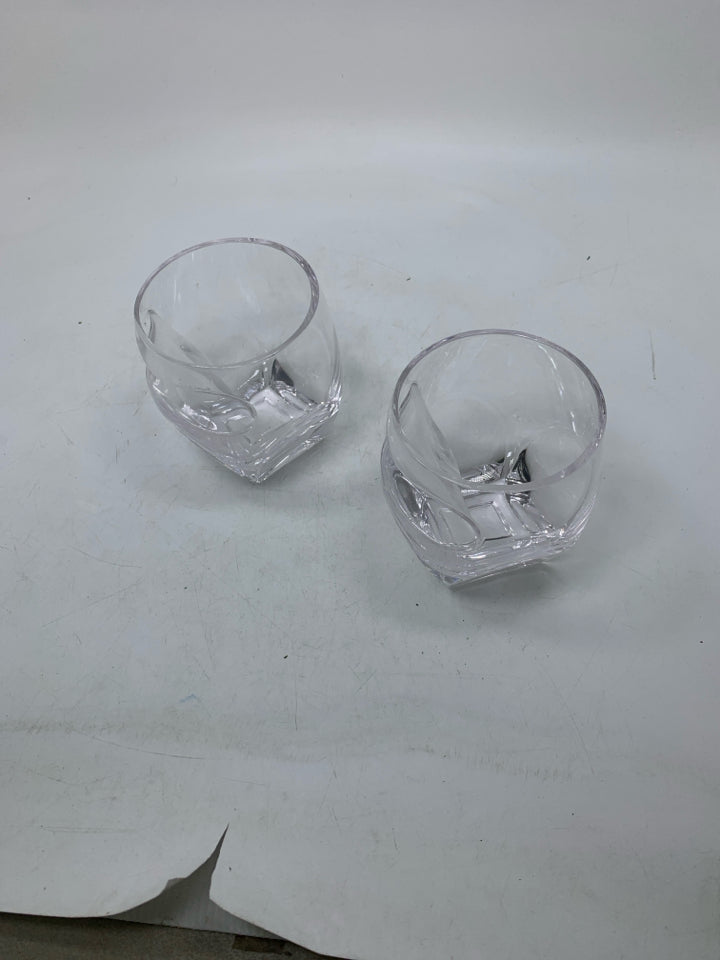 2 CRYSTAL CIGAR WHISKEY TUMBLERS.