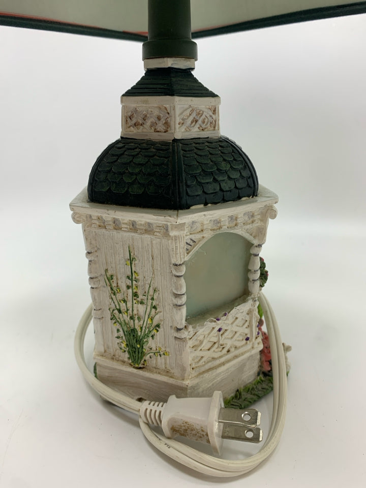 GAZEBO GARDEN LAMP W GREEN SHADE.
