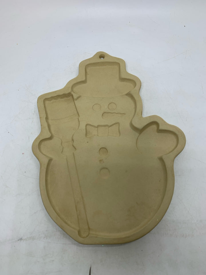 SUPERSTONE SNOWMAN COOKIE MOLD.