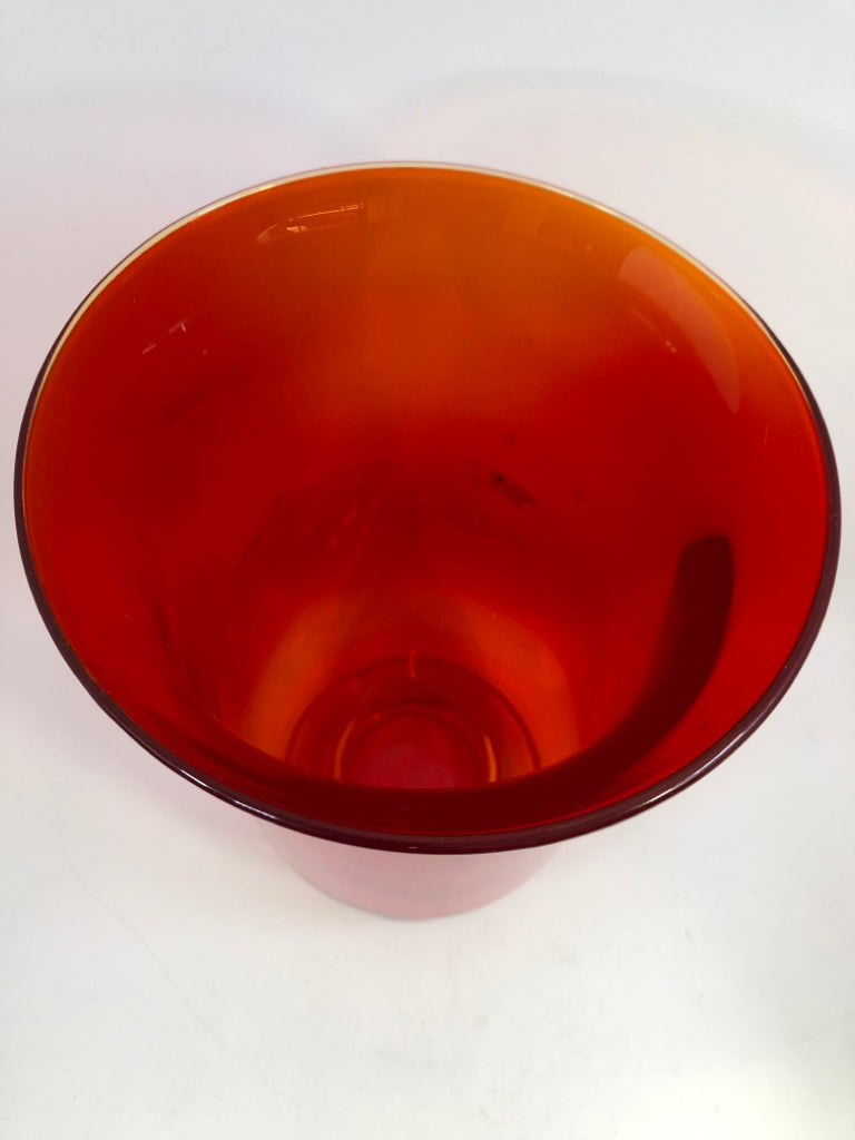 LG RED GLASS VASE.
