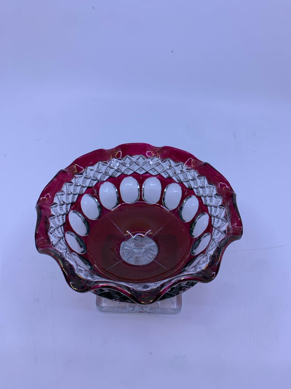 VTG RED/GREEN GLASS CANDY DISH W/ SQUARE BOTTOM.
