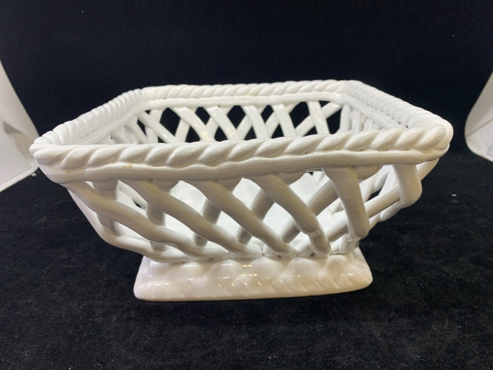 WHITE CERAMIC WOVEN SERVING BASKET.