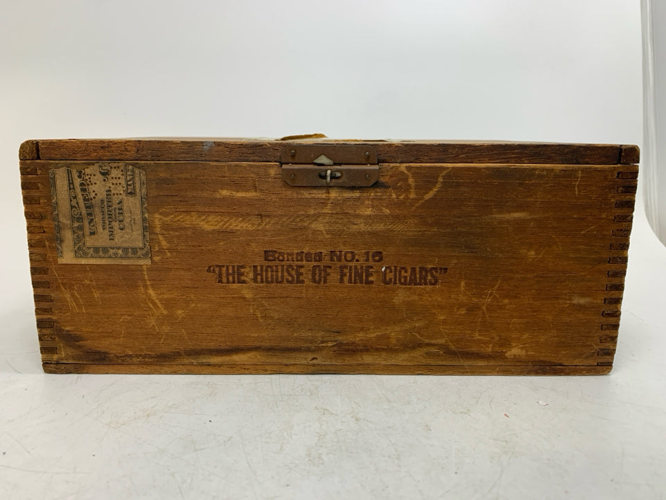 VTG BERING CIGAR BOX.