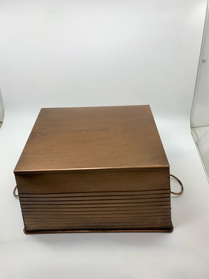 NWT METAL BIN - HARRY & DAVID.