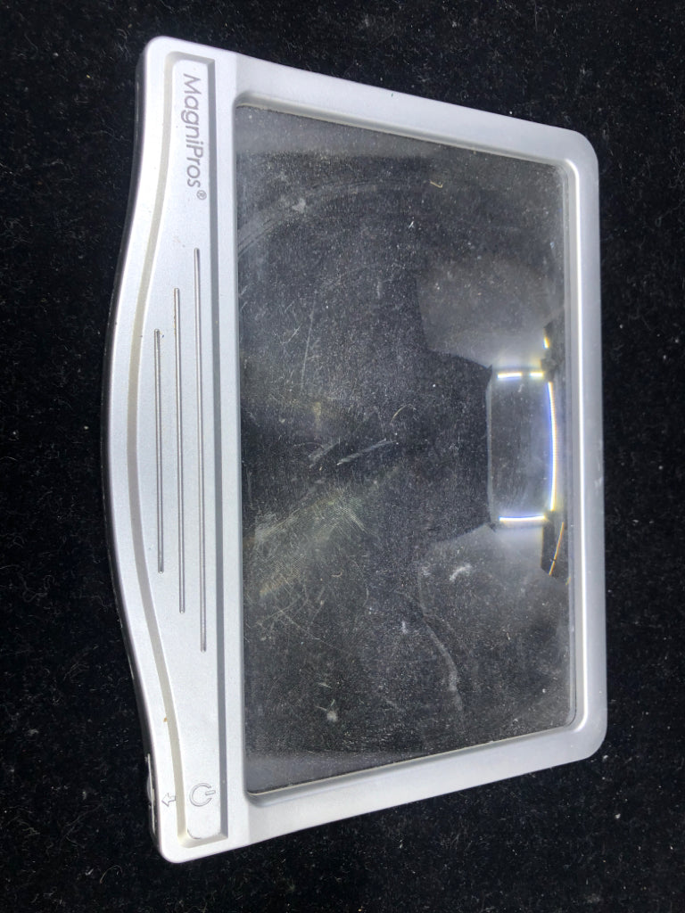 MAGNIPROS RECTANGLE MAGNIFYING GLASS.