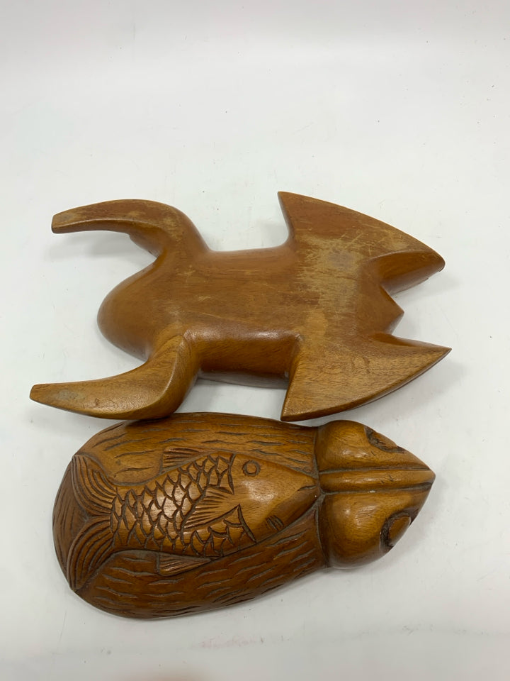 WOOD CARVED FROG/FISH CATCH ALL DISH W/LID.