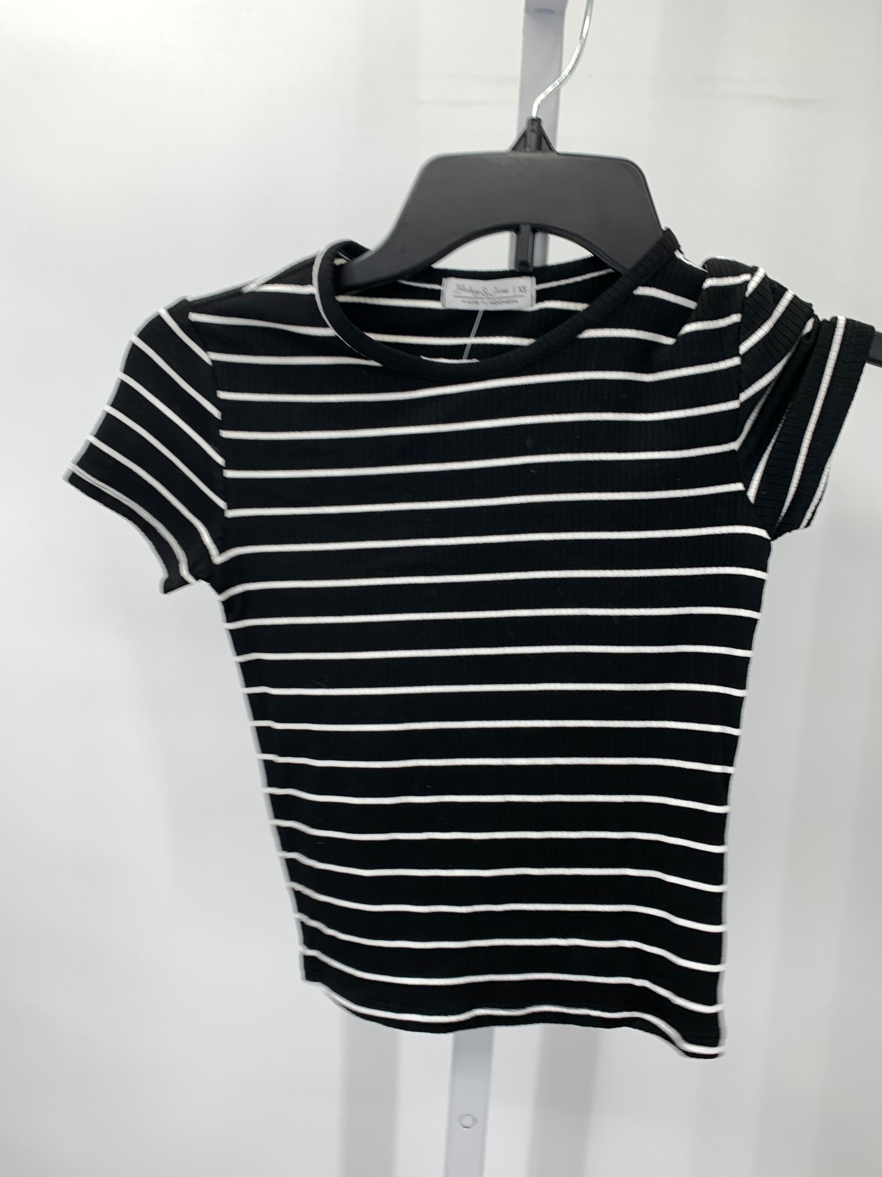 Size X Small Juniors Short Sleeve Shirt