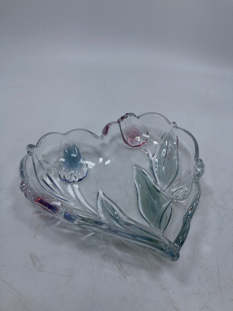 COLORED TULIP GLASS HEART BOWL.