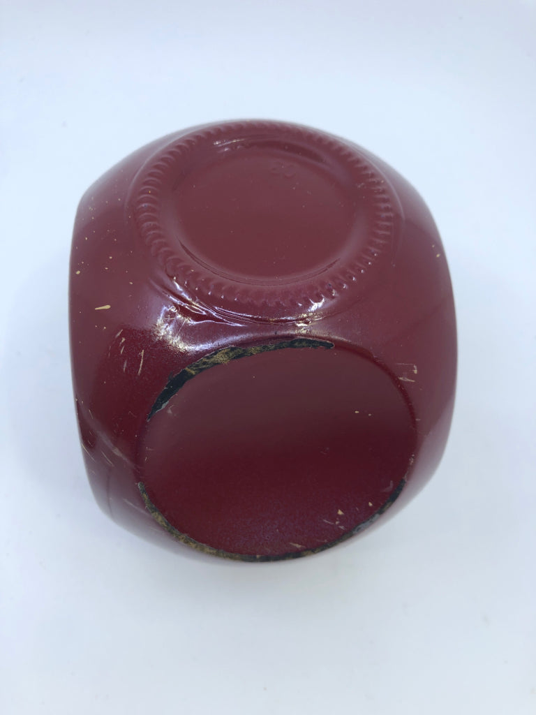 SMALL RED PRIMITIVE JAR W TAN STAR.