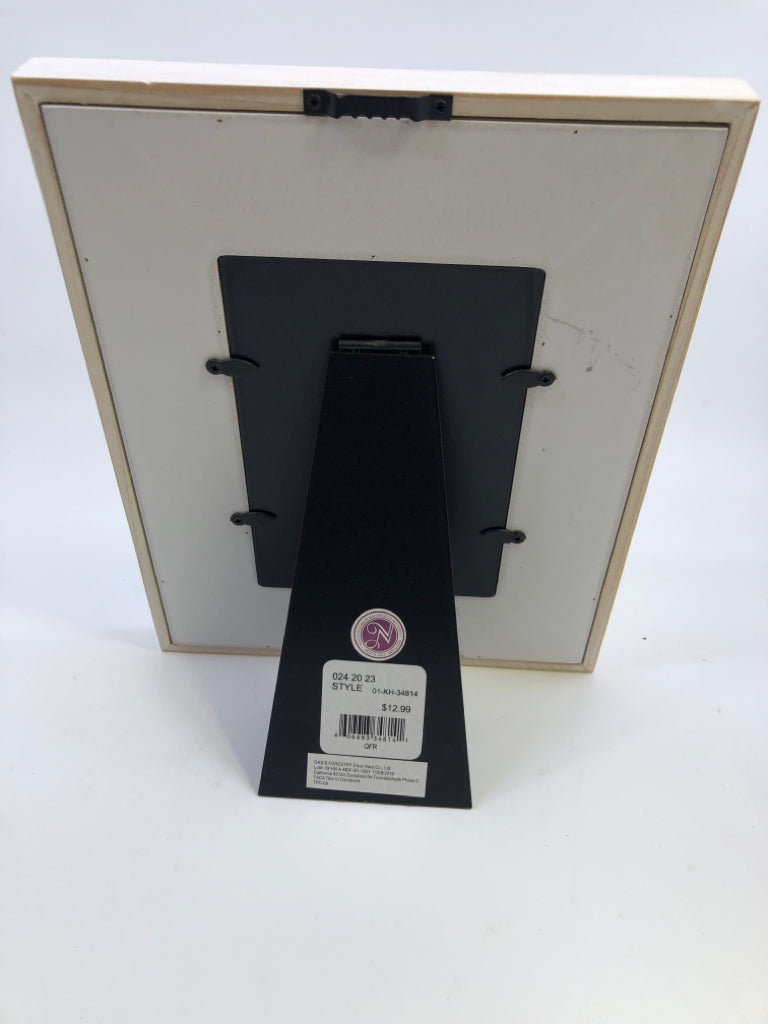 GRAY AND WHITE WOODEN PICTURE FRAME W/POLKA DOTS.