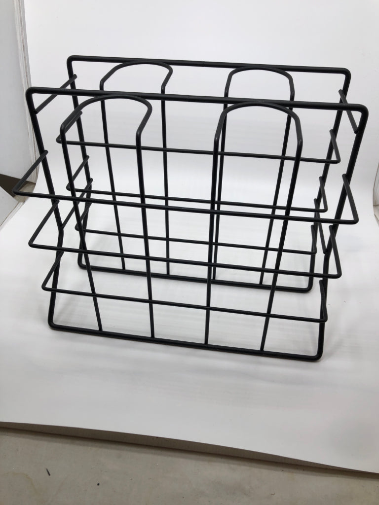 2 TIER BLACK WIRE DESK TRAY.