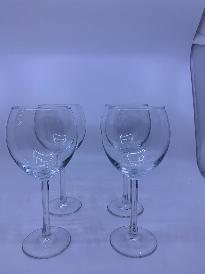 4 RIBBED STEM WINE GLASSES.