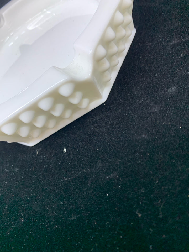 VTG MILK GLASS HOBNAIL ASHTRAY.