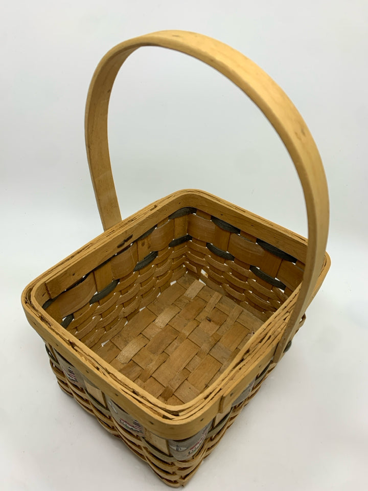LIGHTHOUSE/SHIP ON SQUARE WEAVED BASKET.