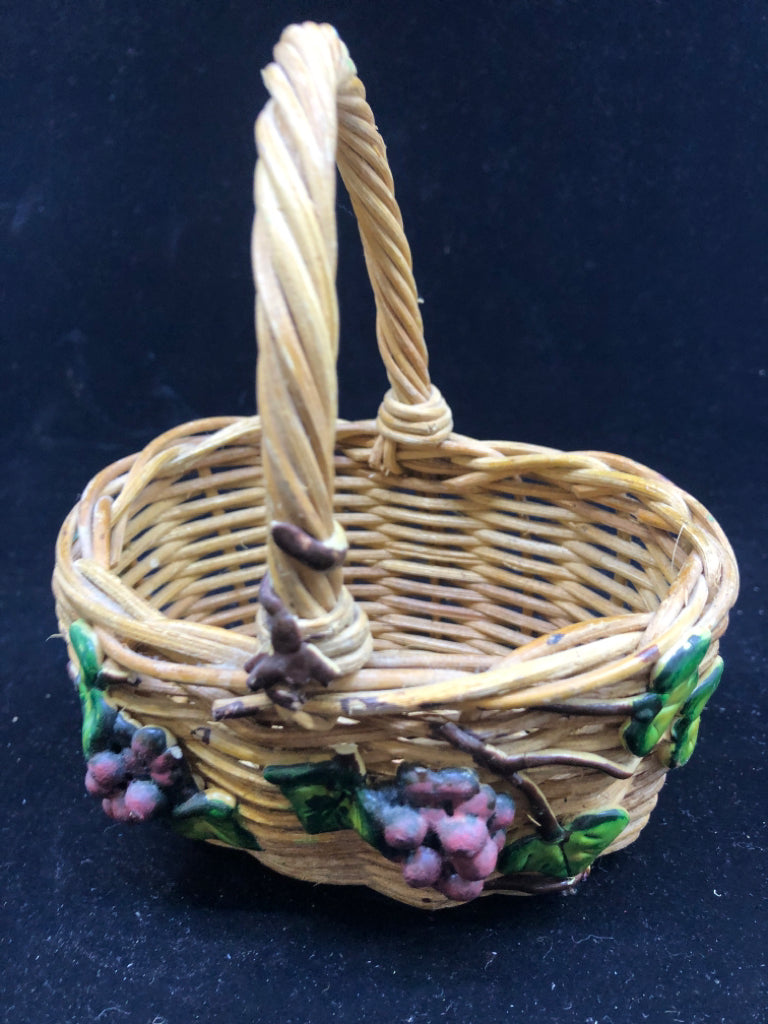 SMALL BLONDE BASKET W CERAMIC GRAPES AND LEAVES ACCENTS.