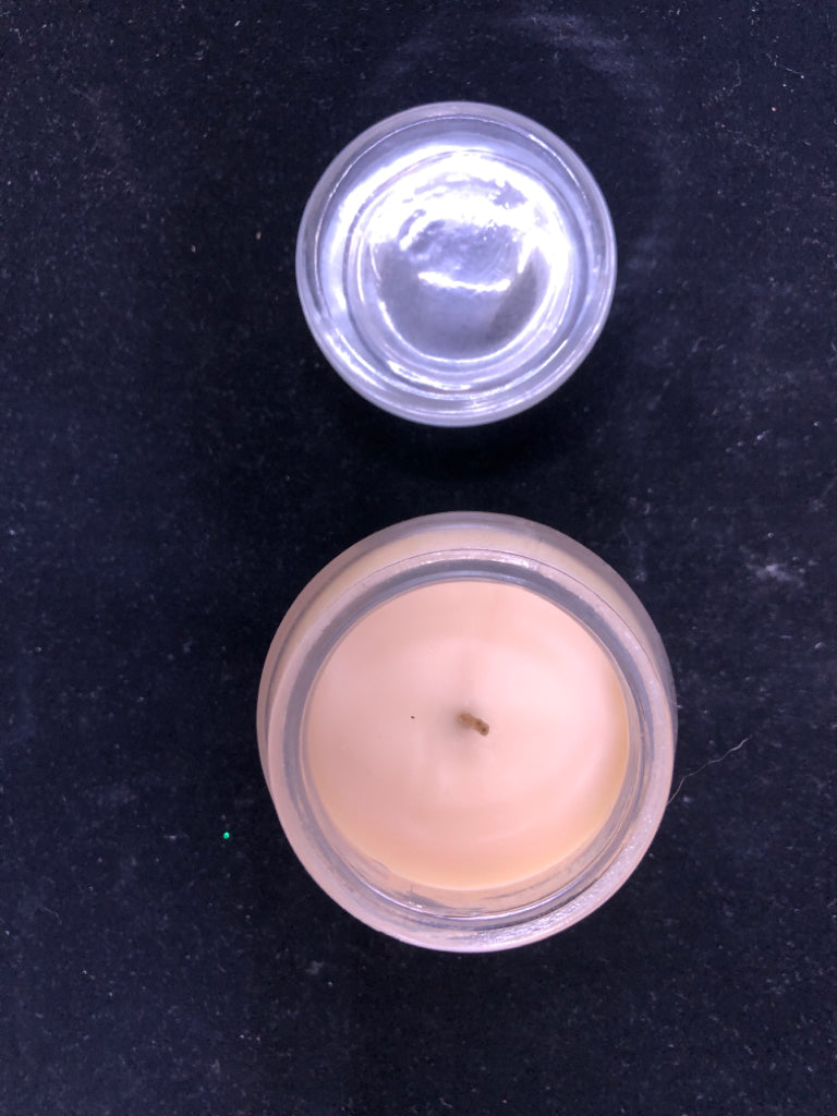 LUMINESSENC VANILLA CANDLE.