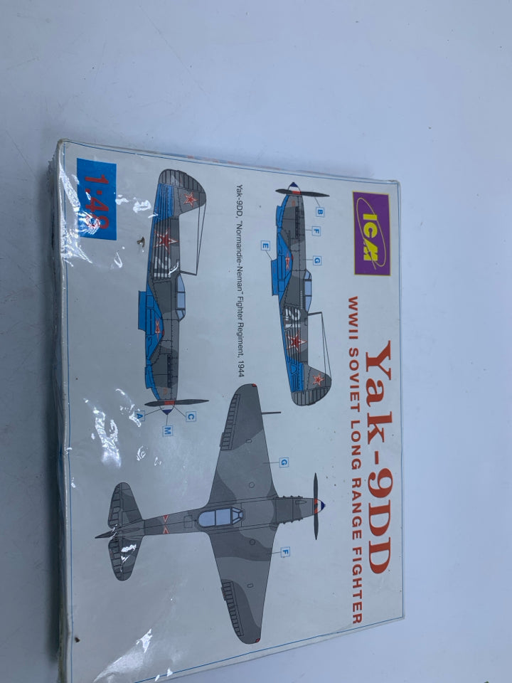 NIB YAK-9DD WW11 SOVIET LONG RANGE FIGHTER MODEL KIT 2010.