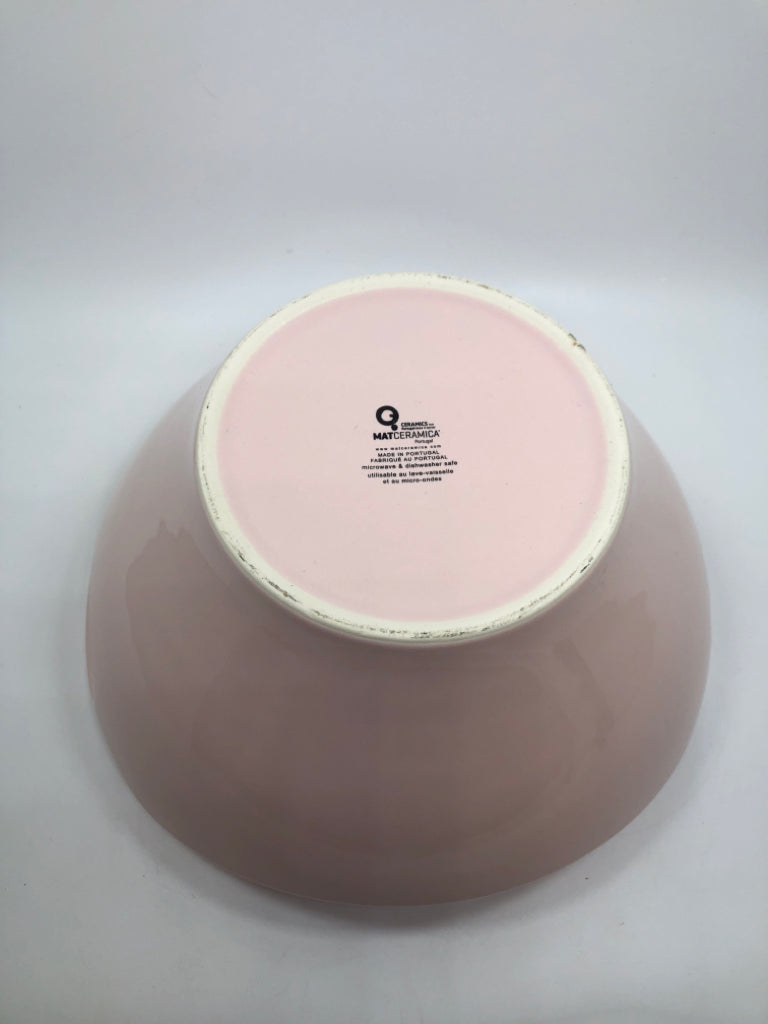 PINK SERVING BOWL W/HANDLES.