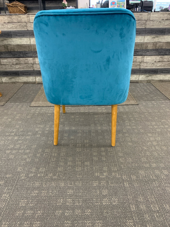 SOFT BLUE ACCENT CHAIR.