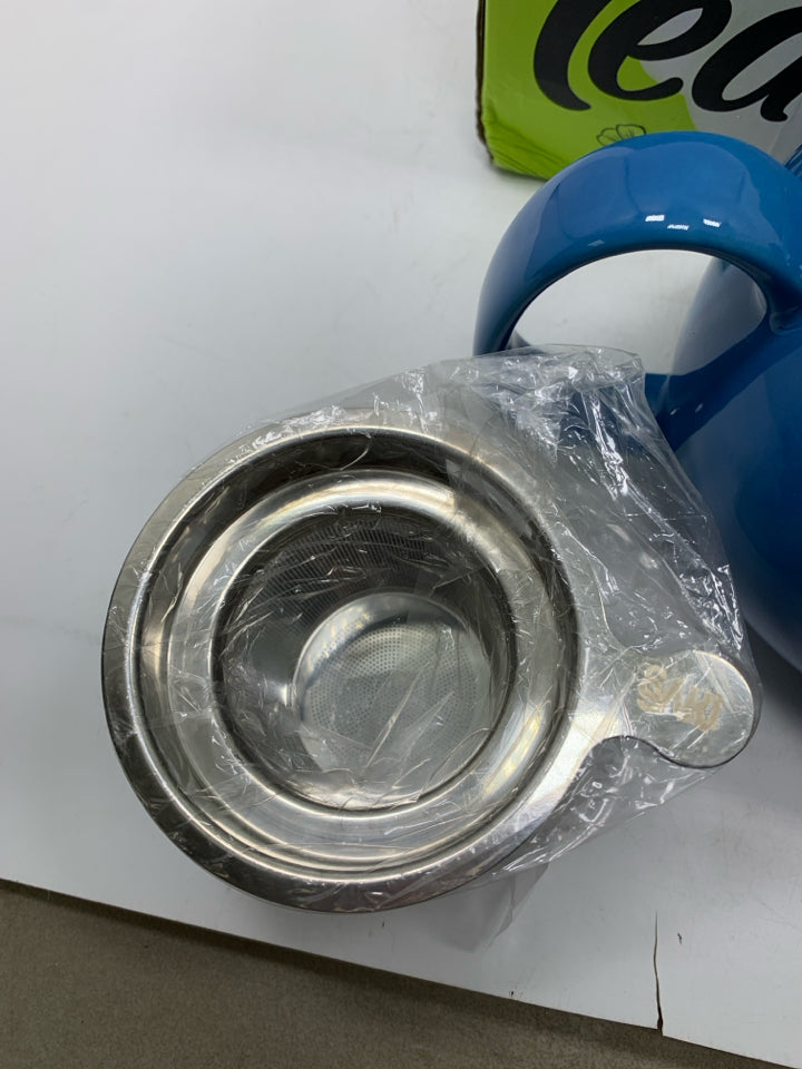 NIB SAKI PORCELAIN TEAPOT W/ INFUSER.