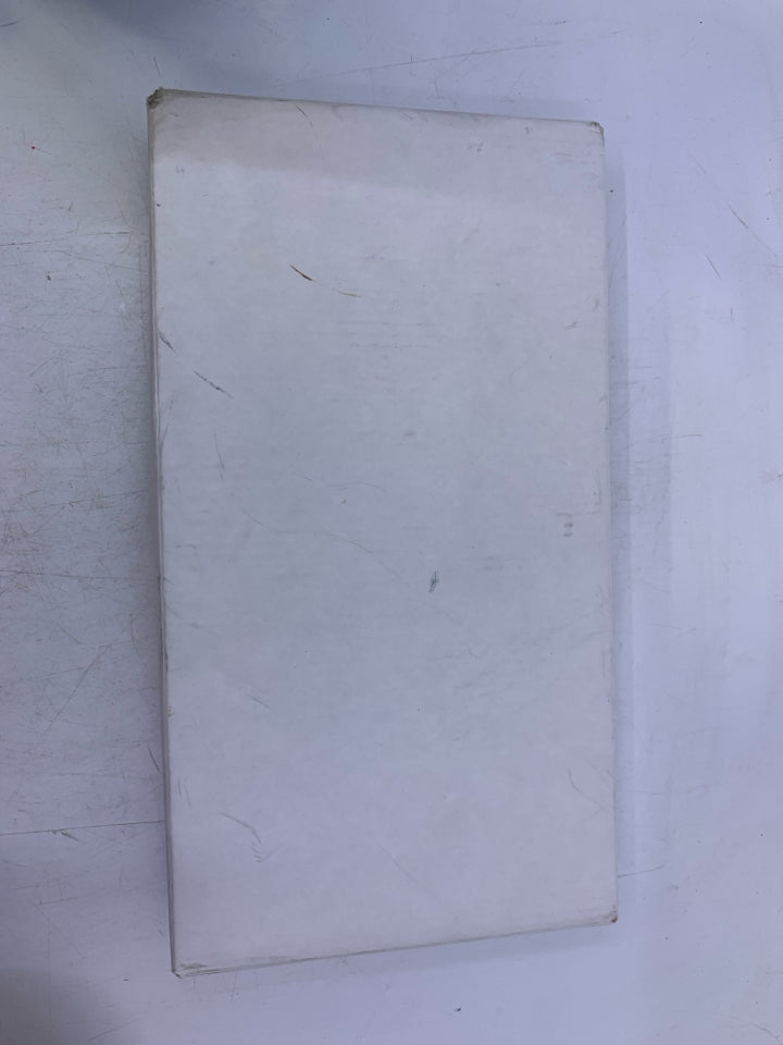 NIP CHEVRON AMETHYST.