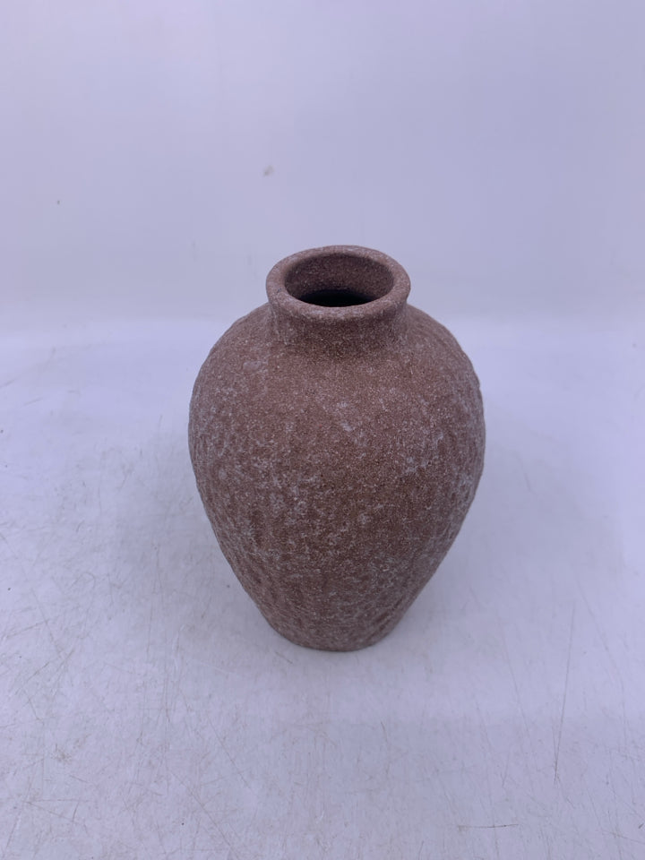 TEXTURED TAN VASE.