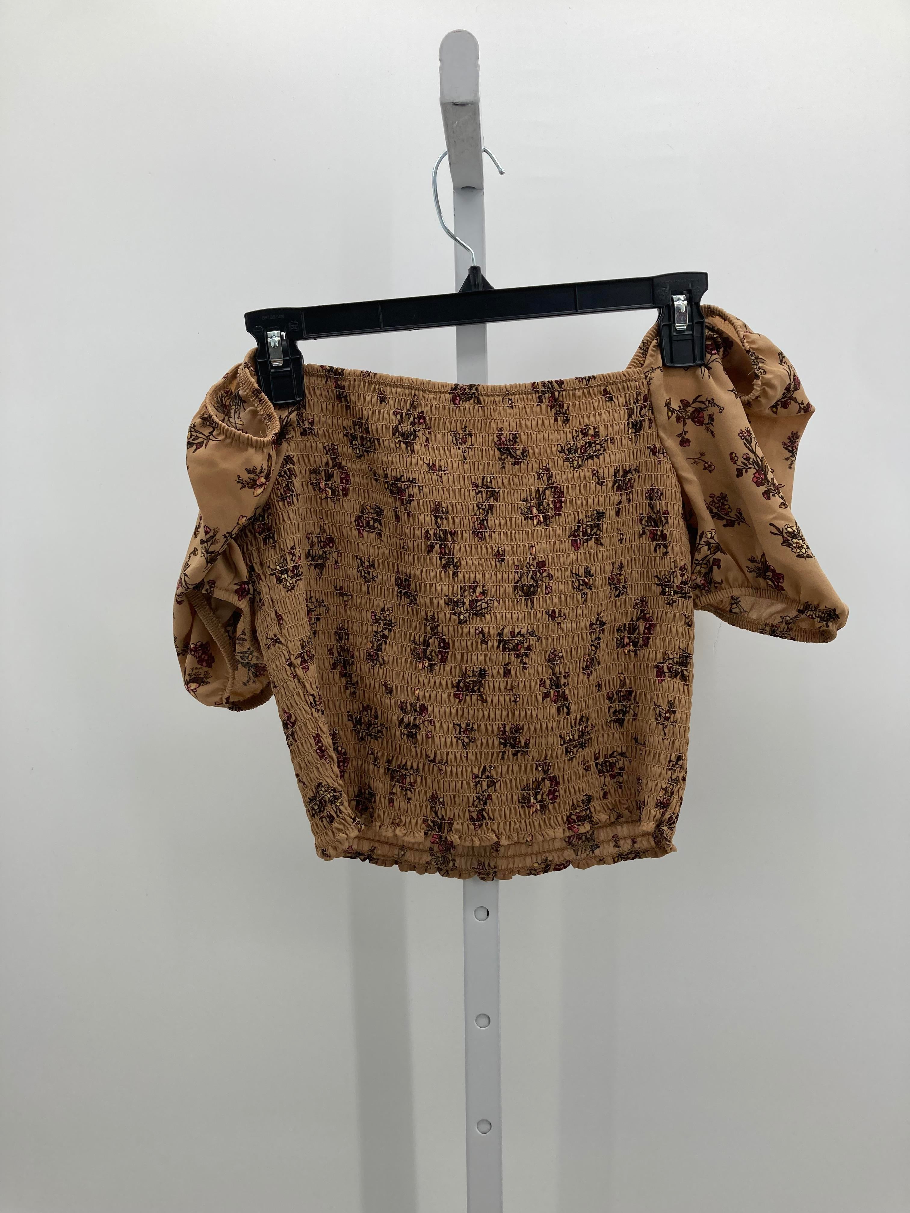 Size Small Juniors Short Sleeve Shirt