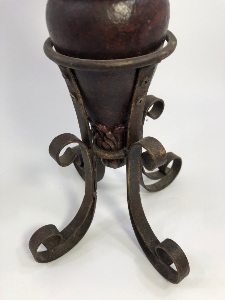 ORNATE WOOD DECOR W/WOOD CARVED FLORAL DESIGN+METAL BASE.