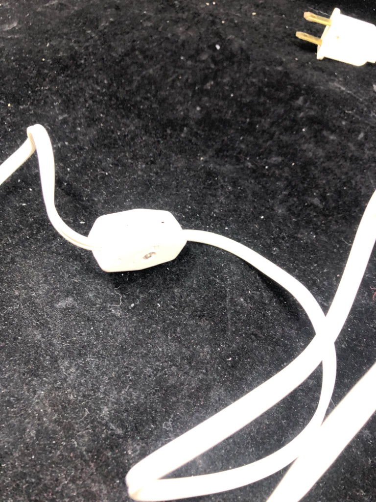 WHITE PLUG IN WINDOW CANDLE.