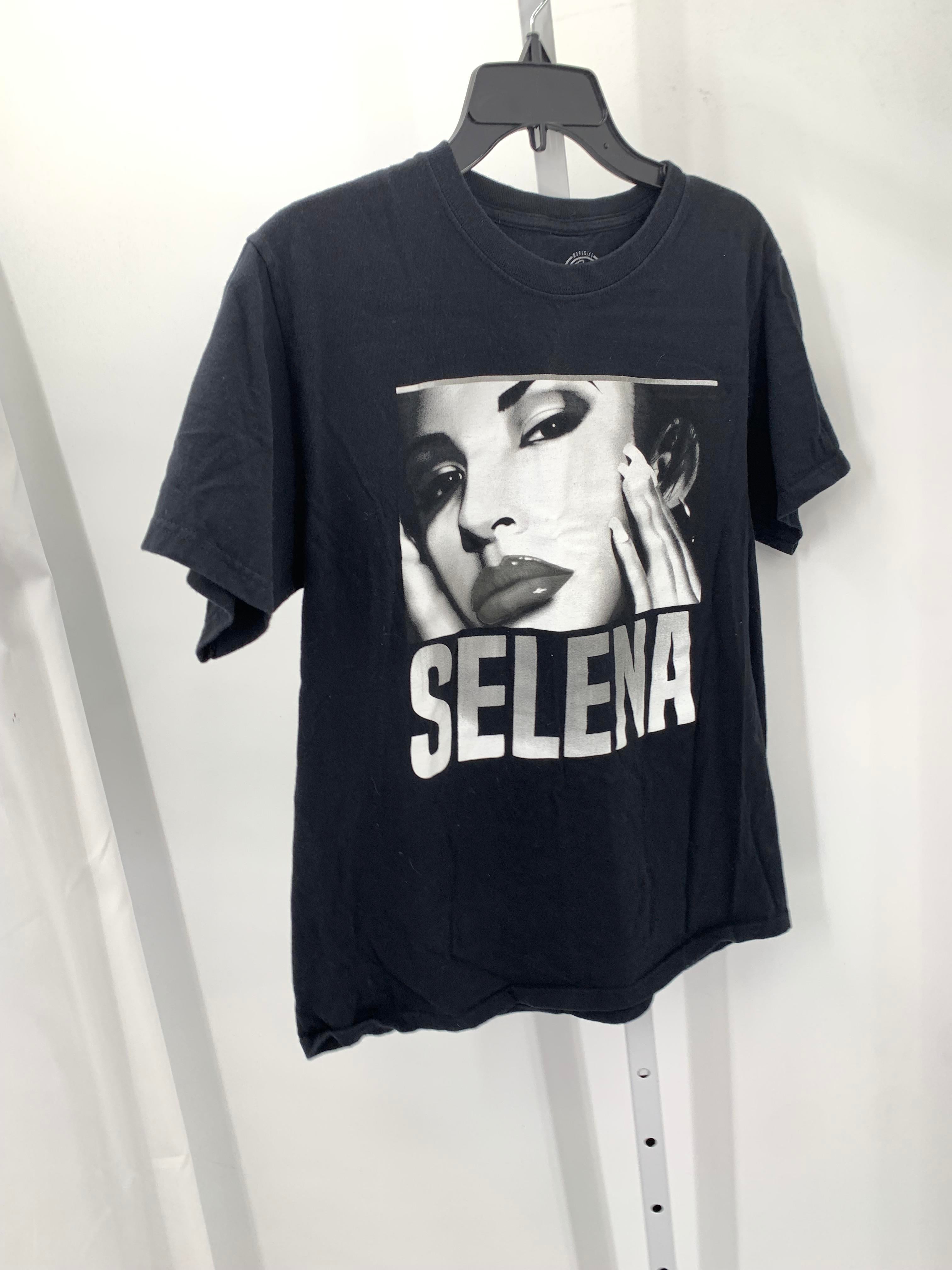 Size Medium Juniors Short Sleeve Shirt