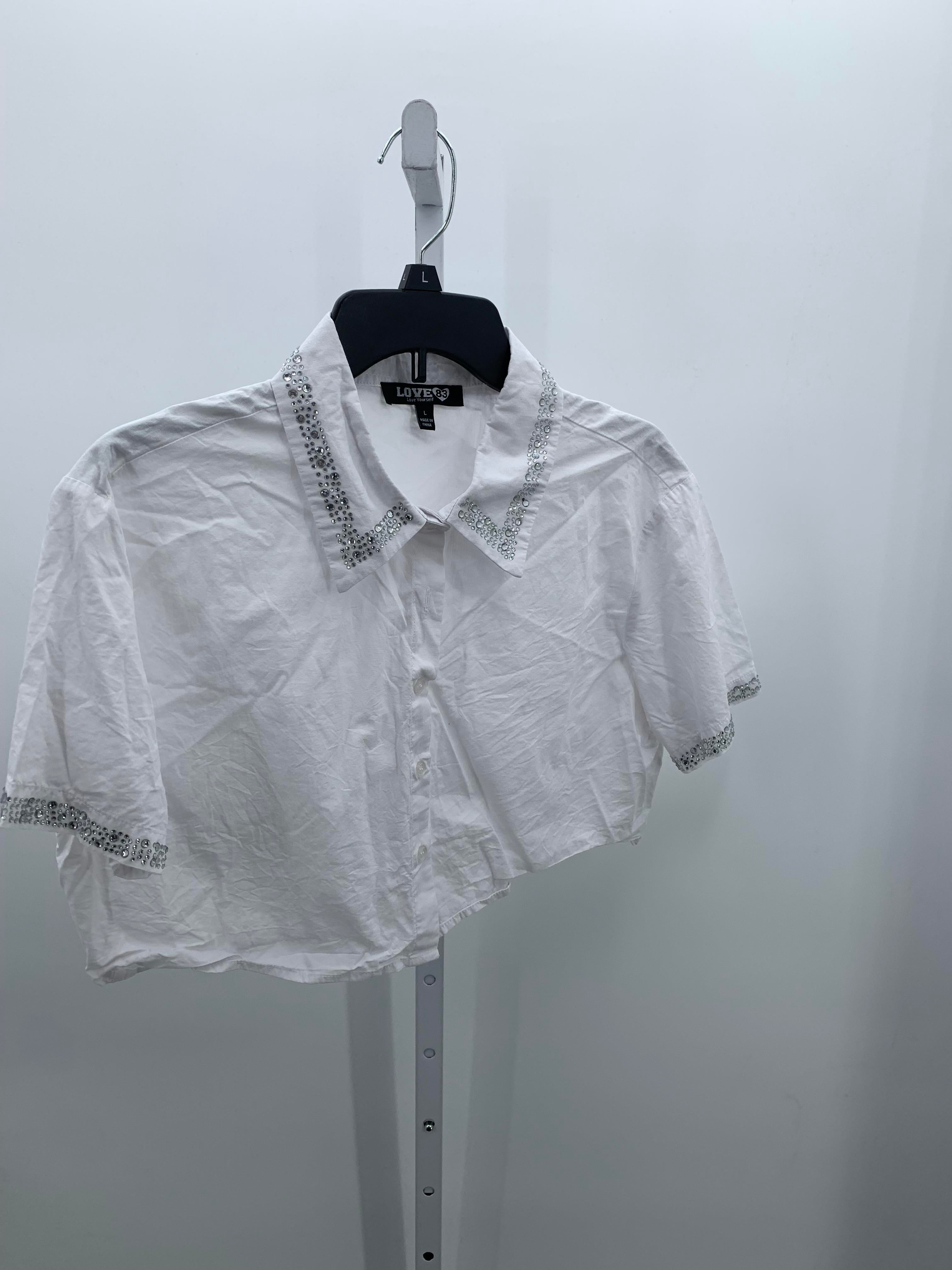 Size Large Juniors Short Sleeve Shirt