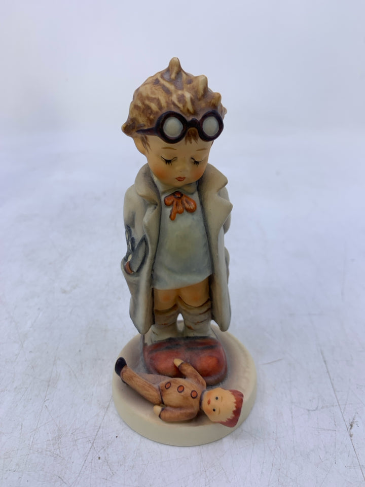 VTG HUMMEL THE DOCTOR #127 BOY W/ GOGGLES.