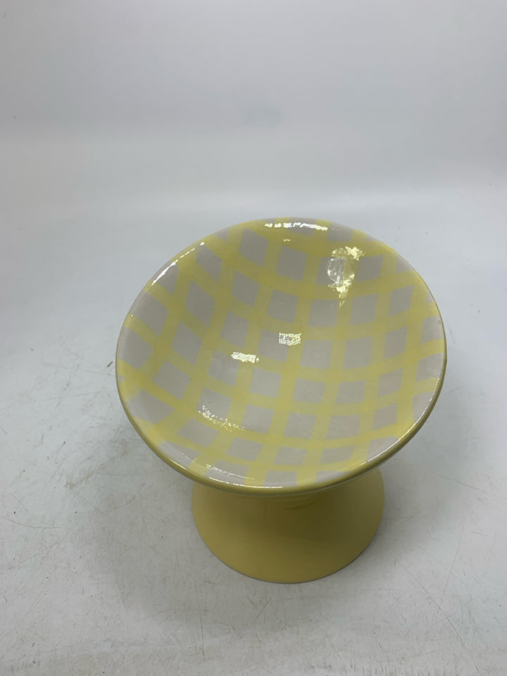 YELLOW FOOTED SHALLOW CAT DISH.