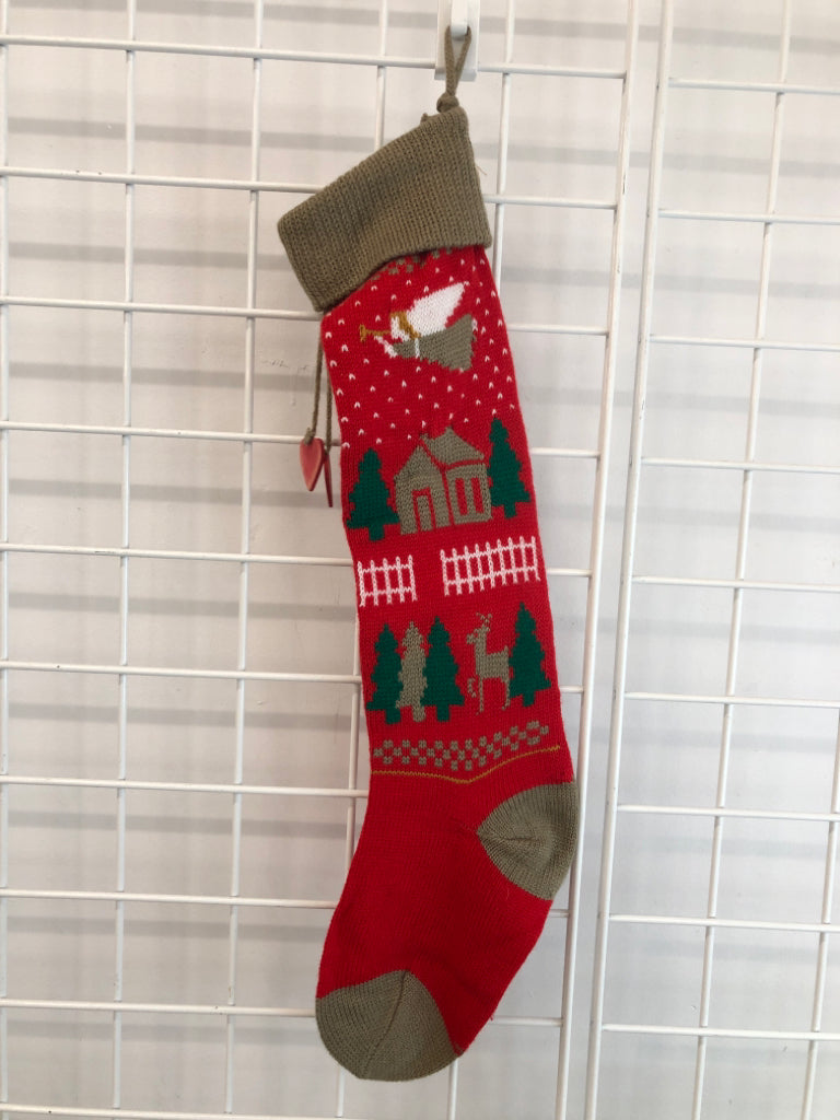 KNIT STOCKING W/WOODEN HEARTS.