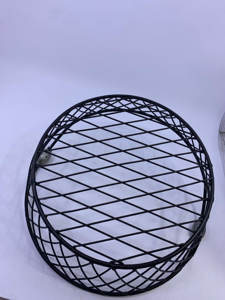 WIRE BASKET W/SILVER PAINTED BULBS ON HANDLES.