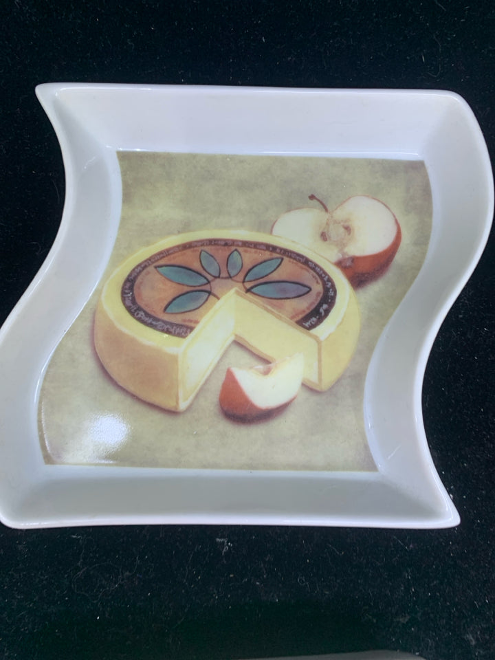5PC CHEESE PATTERN SERVING SET.